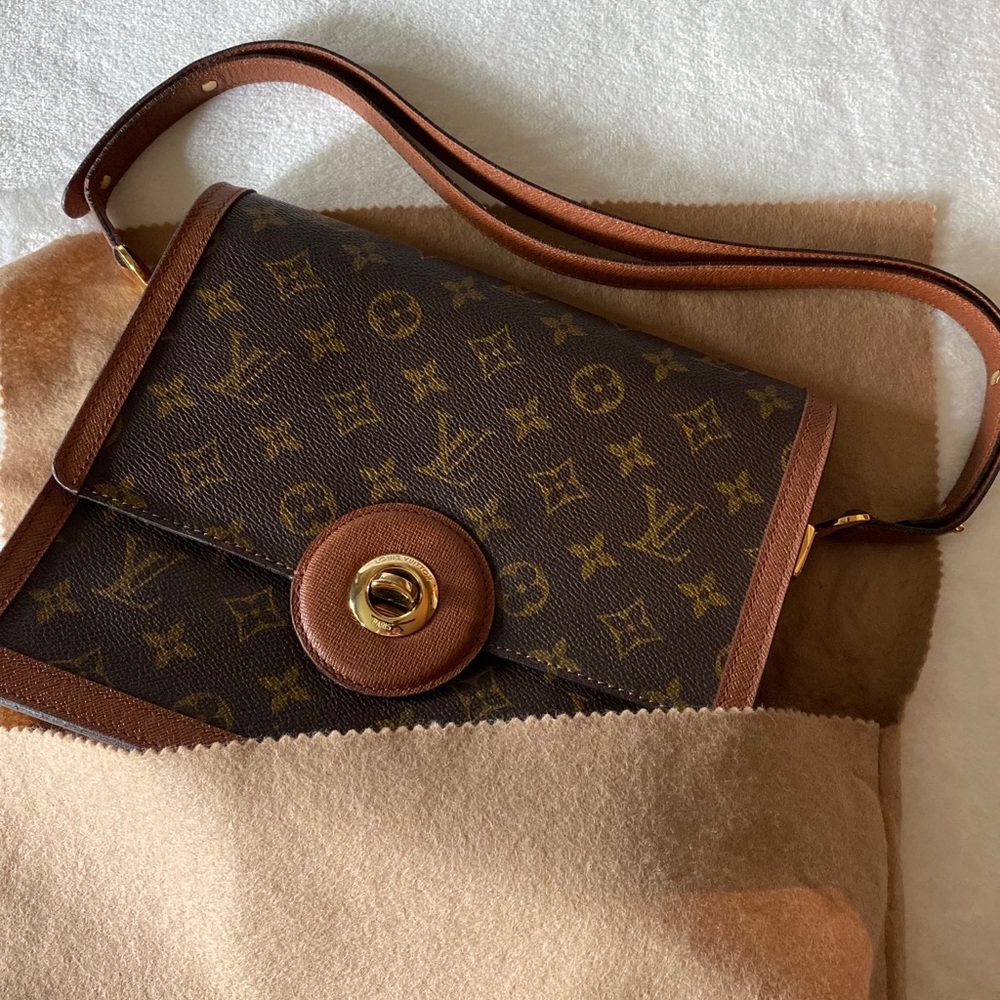 Louis Vuitton Raspail Monogram Bag - Picture 3 of 11